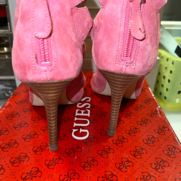 Guess women’s pink shoes size 6.5 - Picture 4 of 8